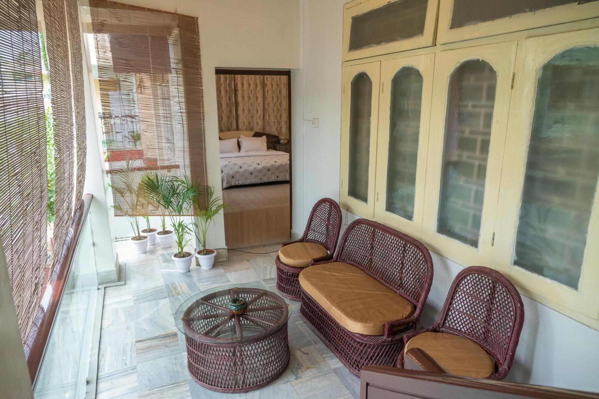 Bed and Breakfast The Urban Grandeur 1 Ґувахаті Екстер'єр фото