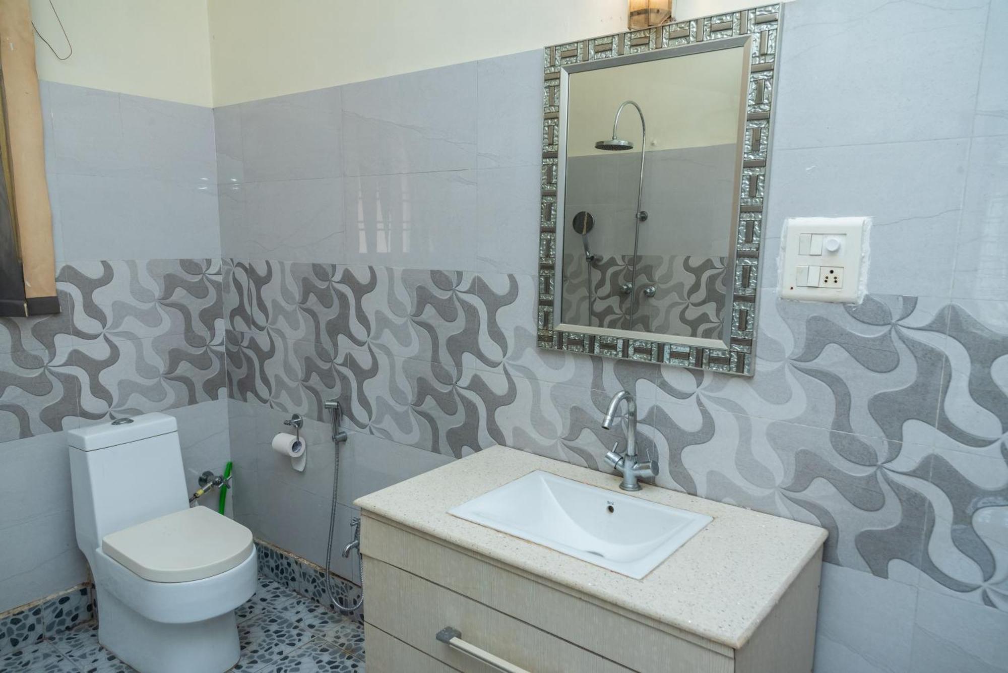 Bed and Breakfast The Urban Grandeur 1 Ґувахаті Екстер'єр фото
